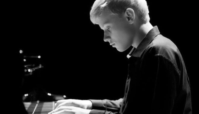 Alexander Malofeev - jovem pianista russo