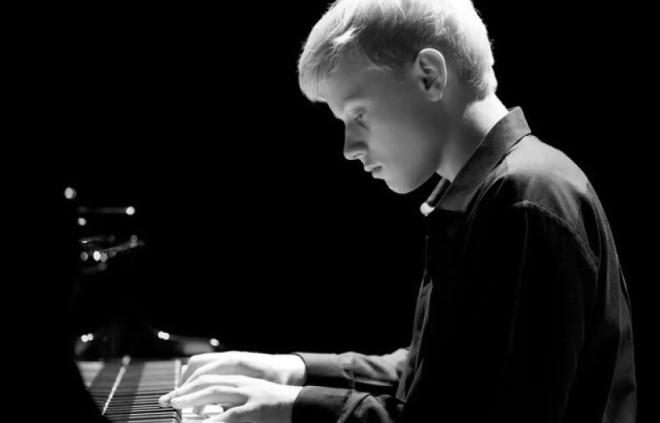 Alexander Malofeev - jovem pianista russo