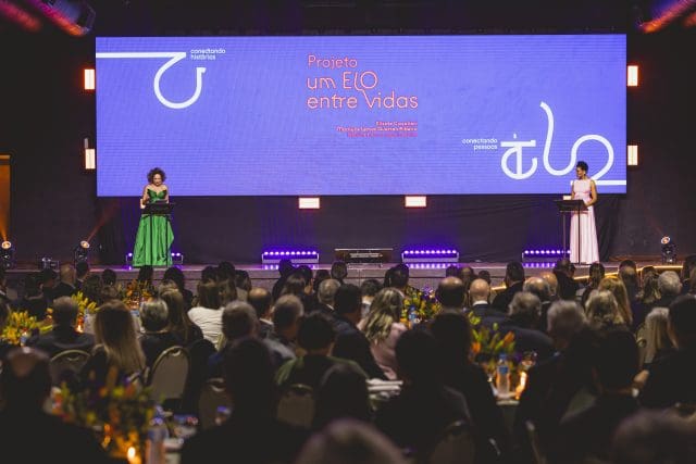 Paulo Renato e Fernanda lançam trilogia