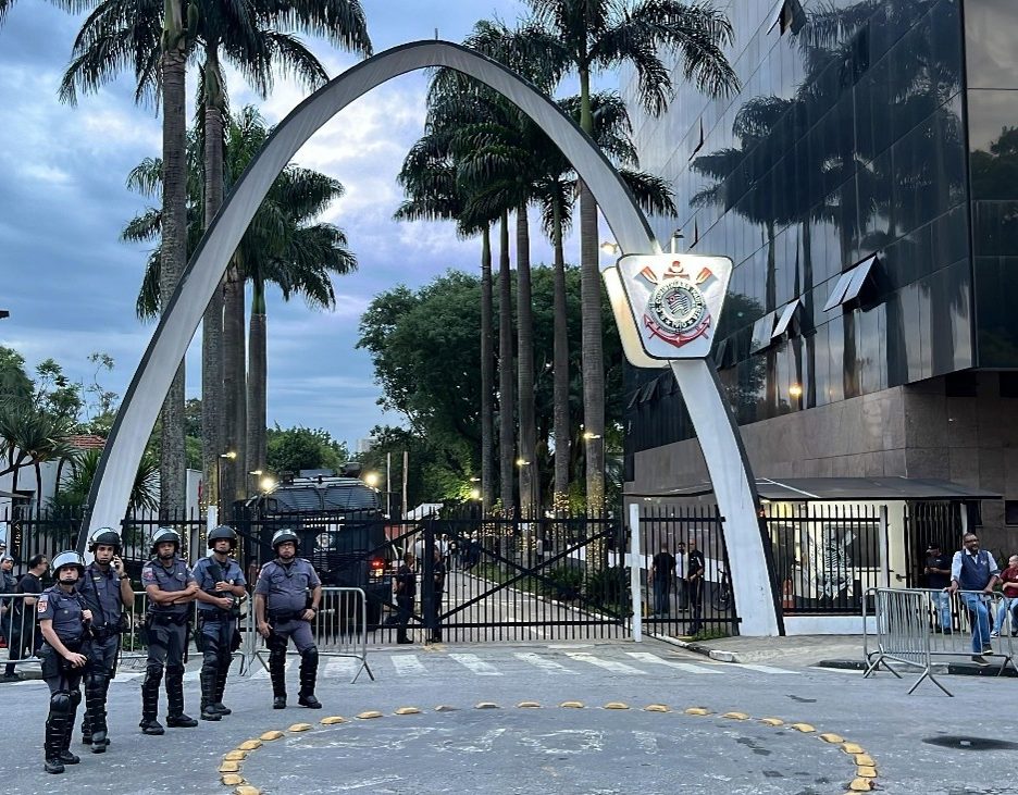 O duro caminho corintiano.